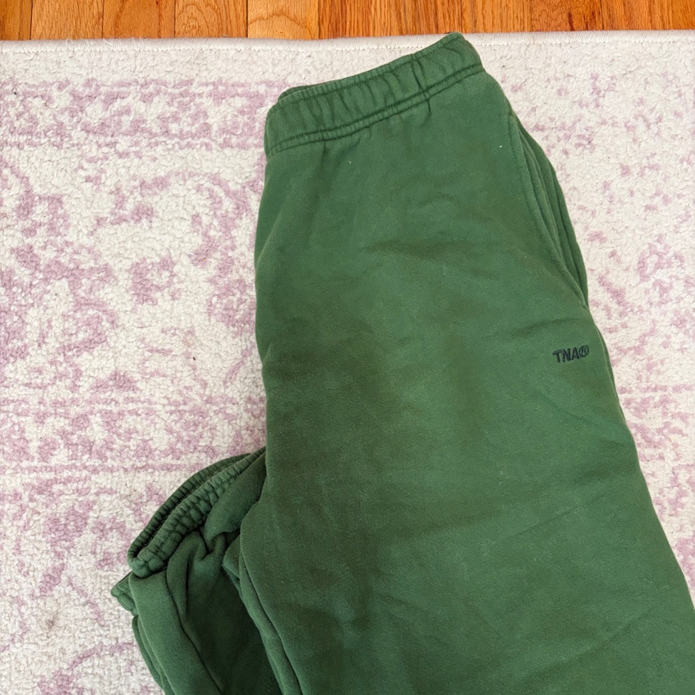 Aritzia Green Sweatpants - Picture 3 of 3